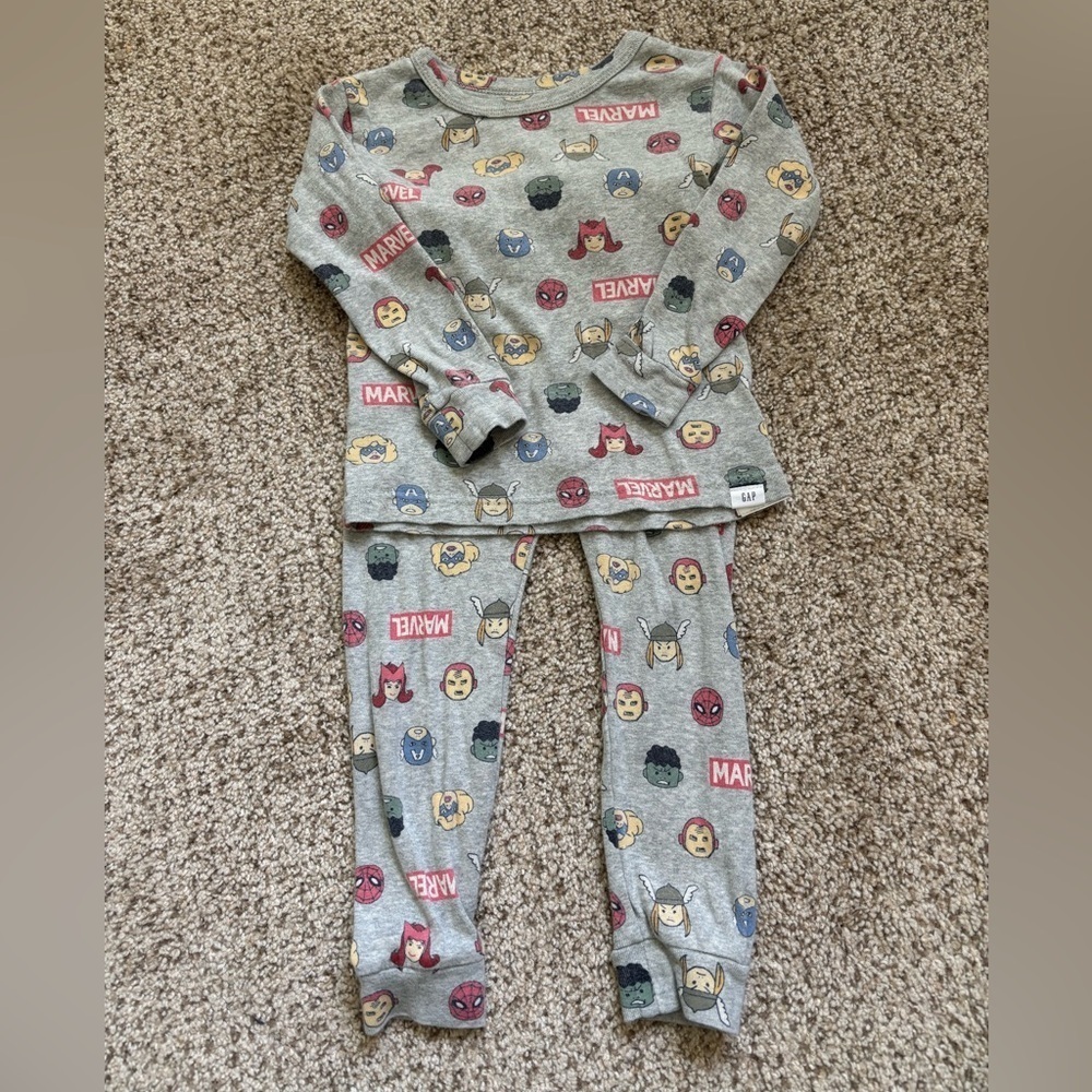 Gap 100% Organic Cotton Marvel Long Sleeve & Pants Fitted Pajama Set Size 3
